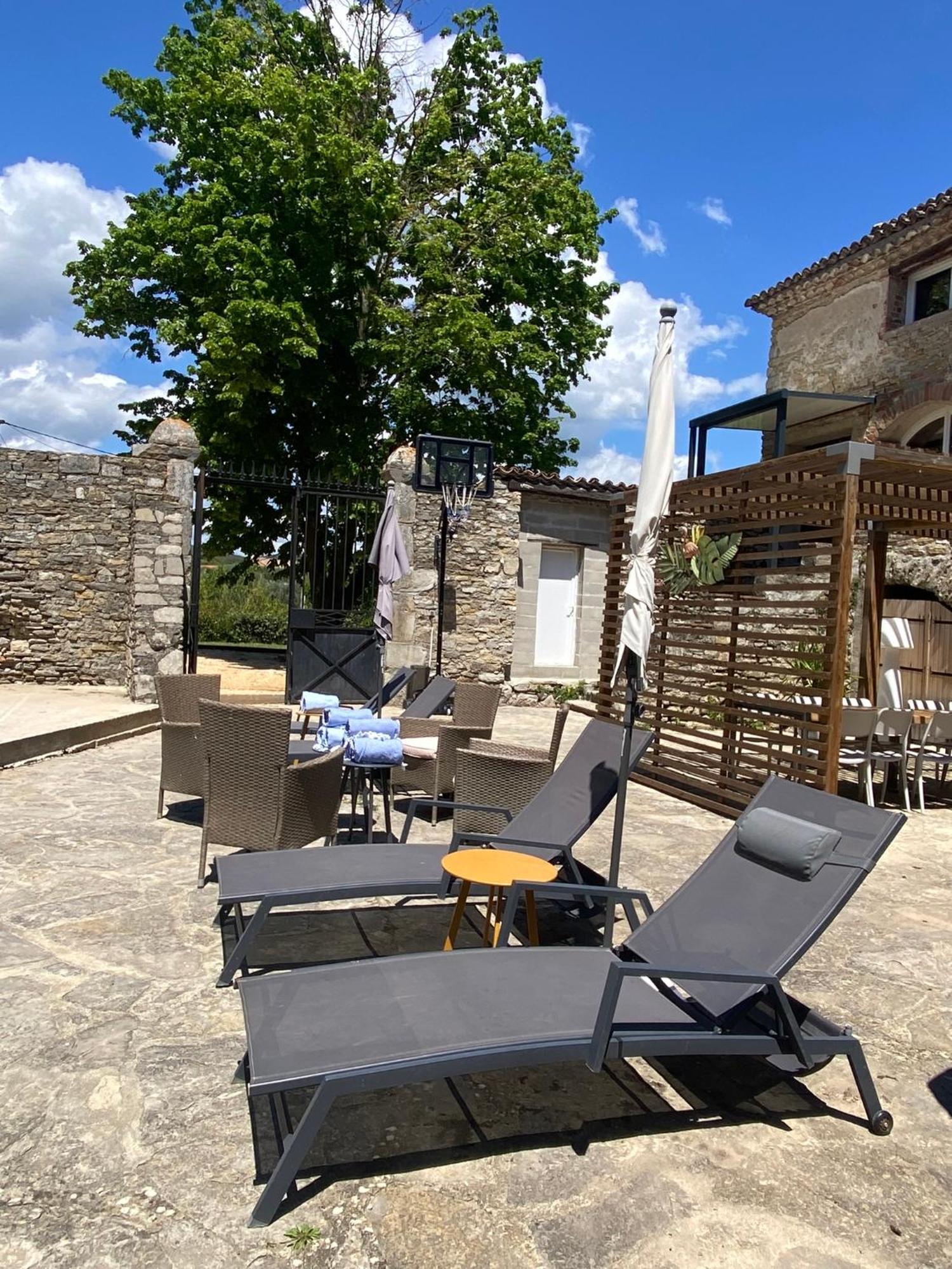 Logis Dans Ancien Relais De Poste Διαμέρισμα Saint Julien Les Rosiers Εξωτερικό φωτογραφία